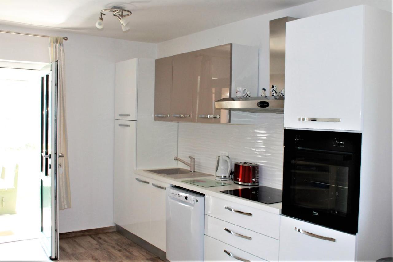 ולון Apartmani Klaudija מראה חיצוני תמונה