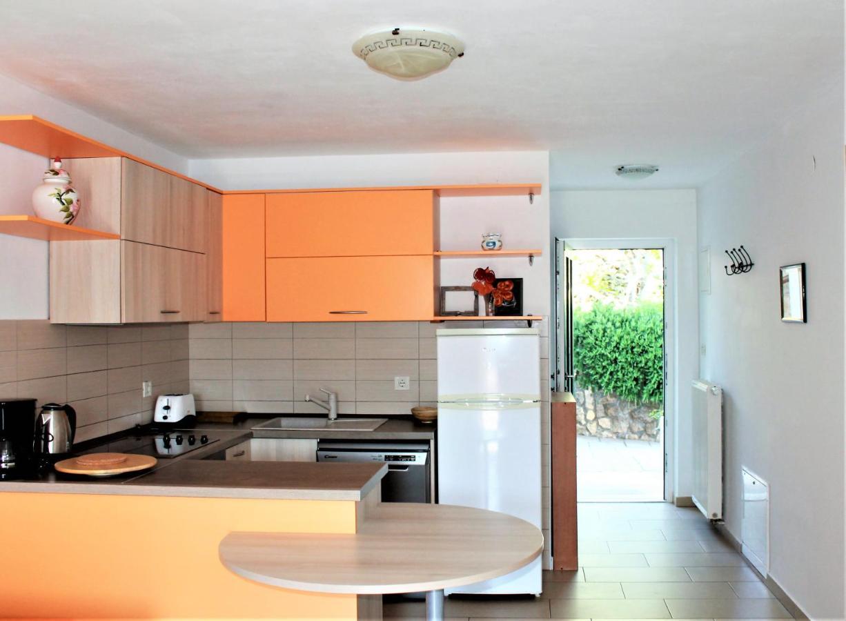 ולון Apartmani Klaudija מראה חיצוני תמונה