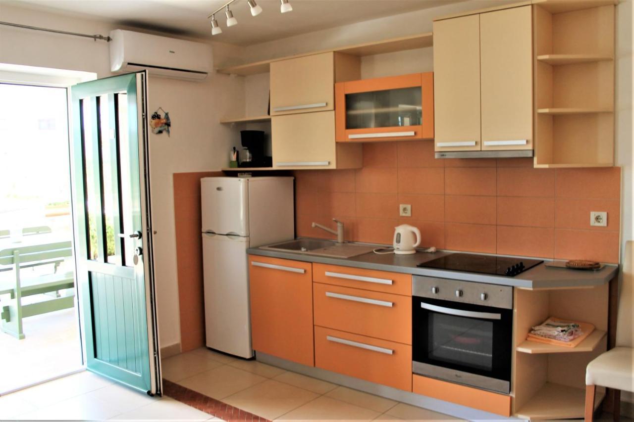 ולון Apartmani Klaudija מראה חיצוני תמונה
